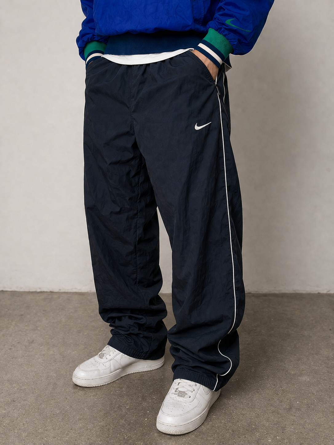 TRACKPANTS